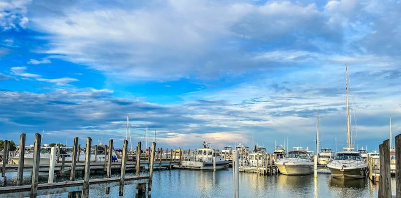 The Windjammer Bar and Grill (The Surfsider) - Web Listing (newer photo)